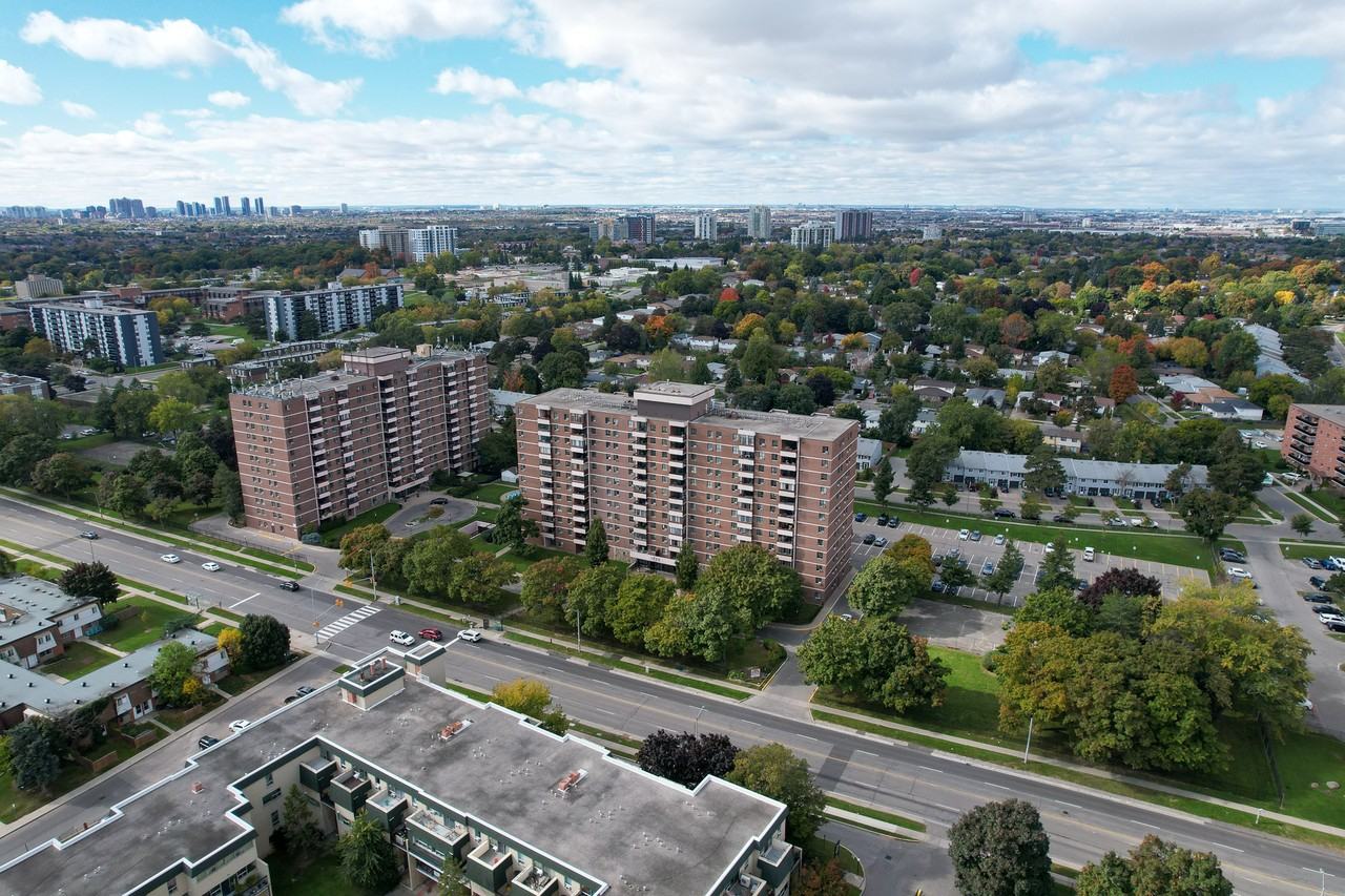 1625 Bloor Street - Photo 4 of 21