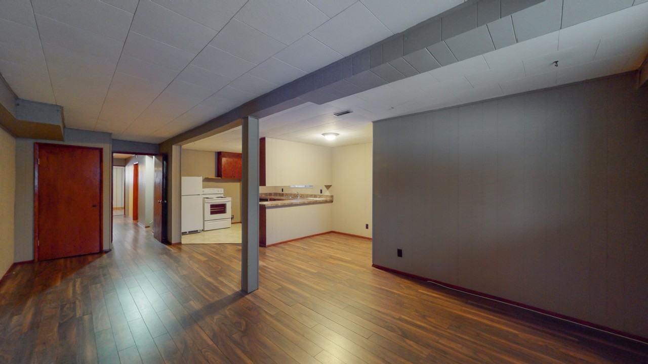 454 30 Ave Nw Lowr - Photo 5 of 9