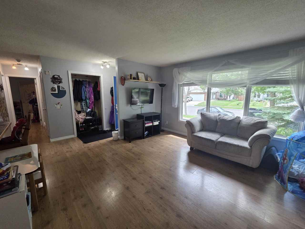 88 Arlington Dr - Photo 3 of 20