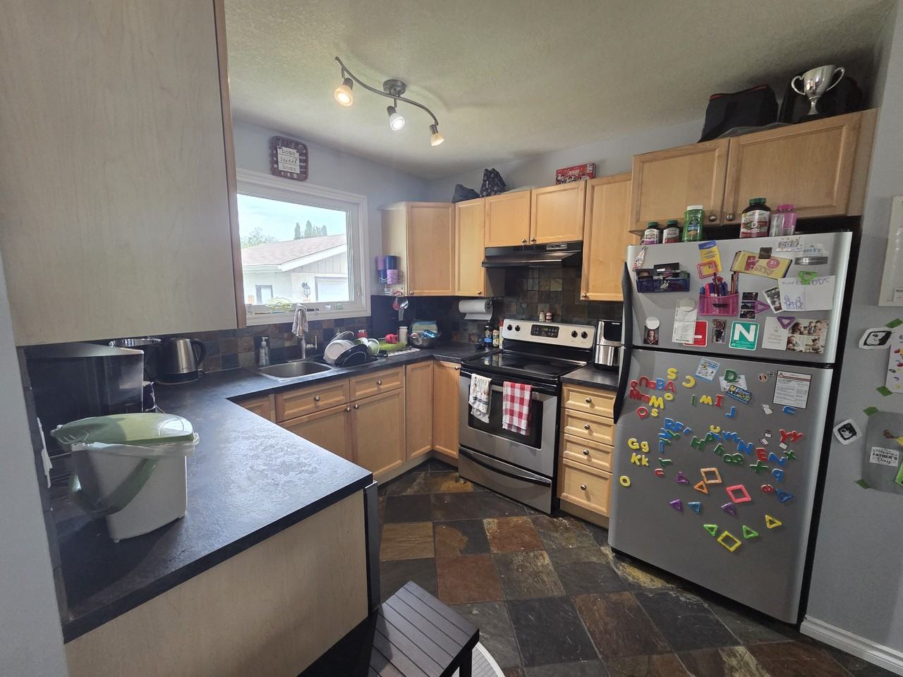 88 Arlington Dr - Photo 4 of 20