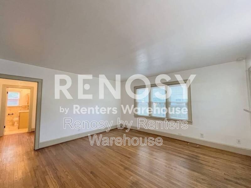 8336 Chesapeake Blvd - Photo 4 of 32