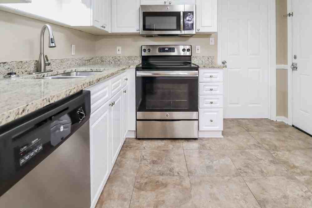 2613 Laburnum Dr - Photo 6 of 19