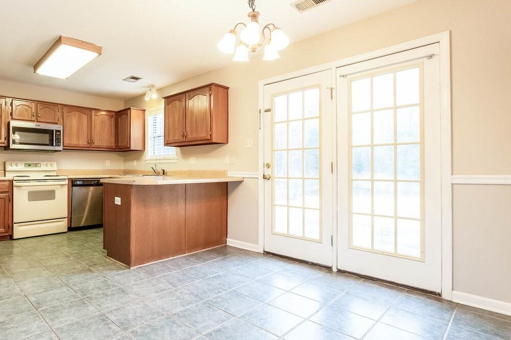 1209 Pendulum Dr - Photo 4 of 15