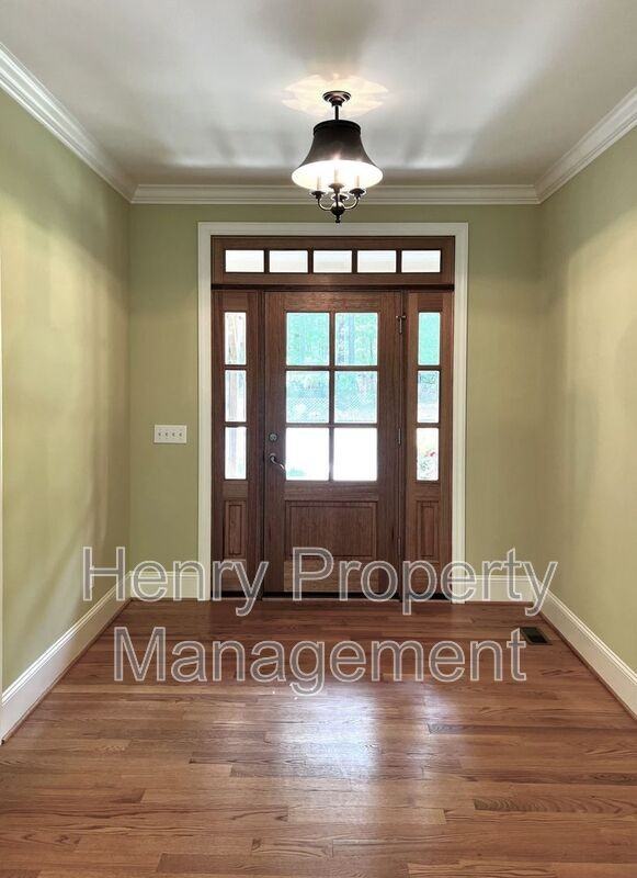 5804 Yates Mill Pond Rd - Photo 5 of 20