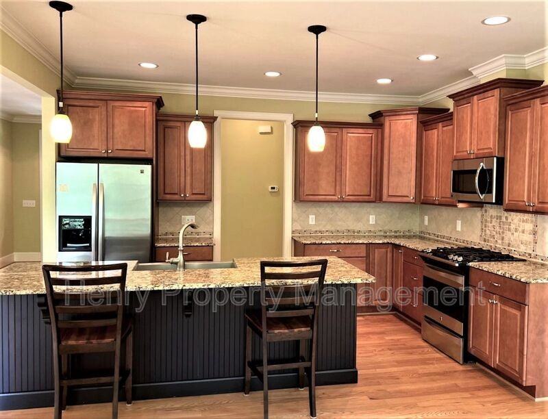 5804 Yates Mill Pond Rd - Photo 6 of 20