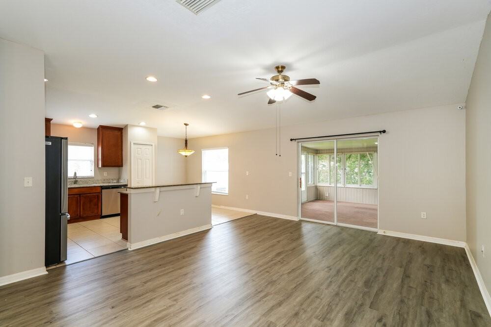 3636 Grecko Dr - Photo 4 of 16