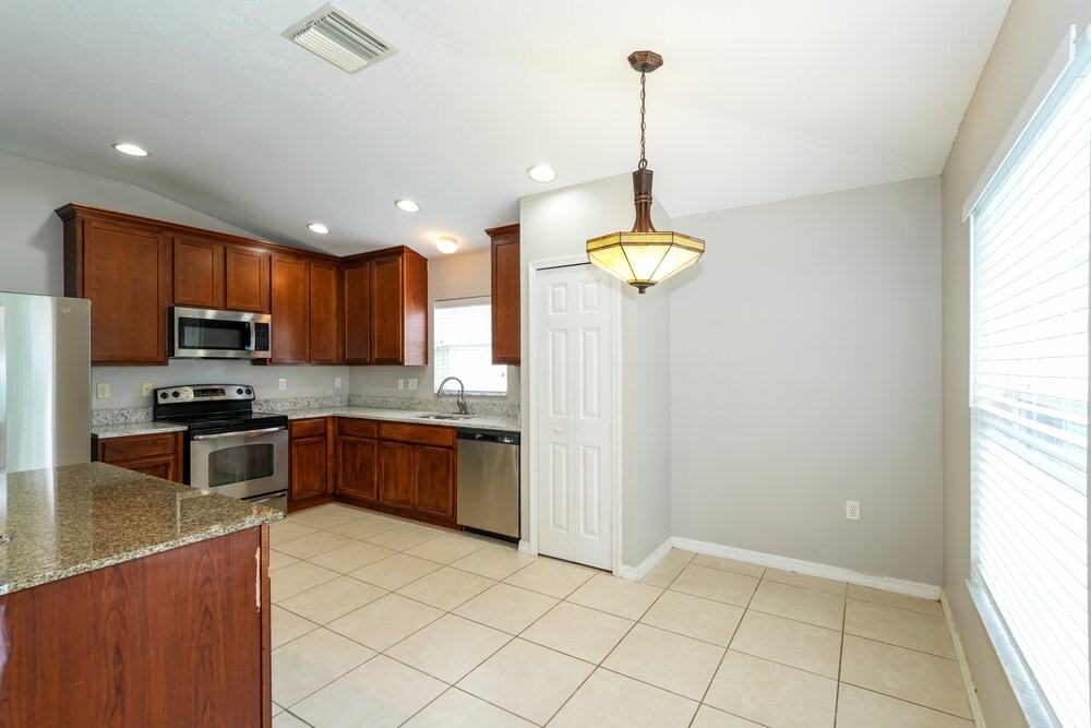 3636 Grecko Dr - Photo 7 of 16