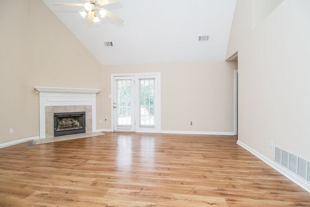 9441 Club Walk Ct - Photo 4 of 10