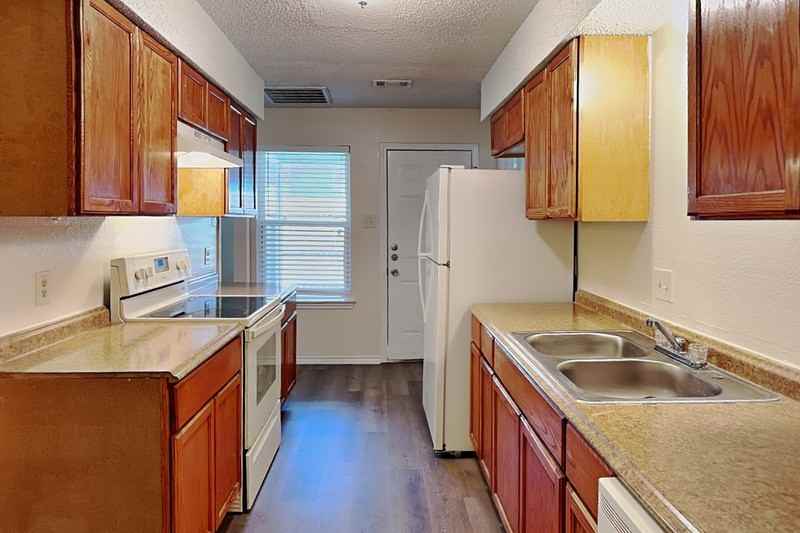 3405 Republic Dr - Photo 5 of 16