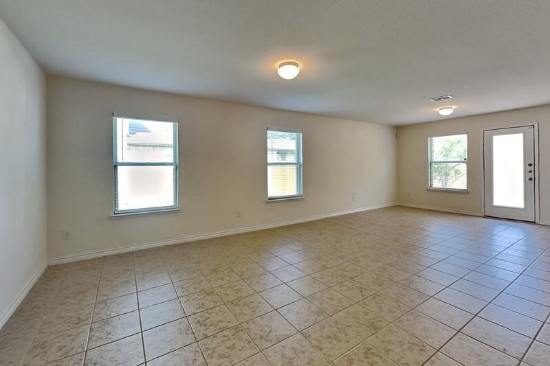 14625 Briarcrest Dr - Photo 2 of 16