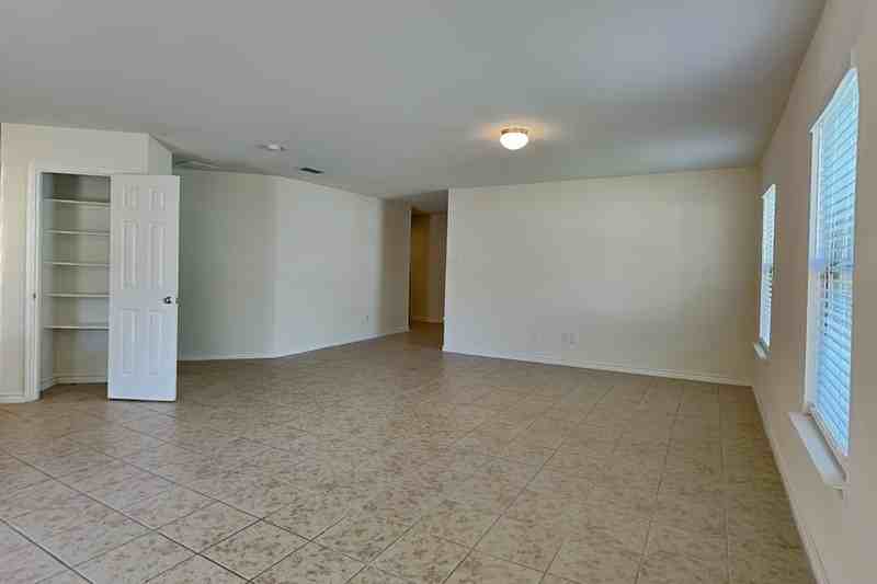 14625 Briarcrest Dr - Photo 3 of 16