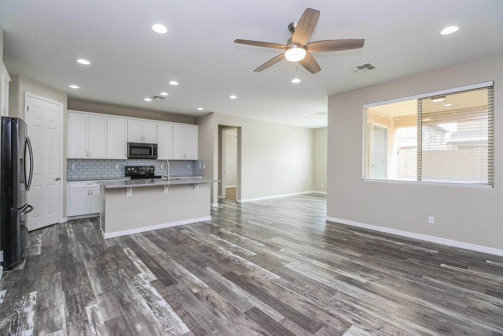 4411 W Kirkland Ave - Photo 5 of 16