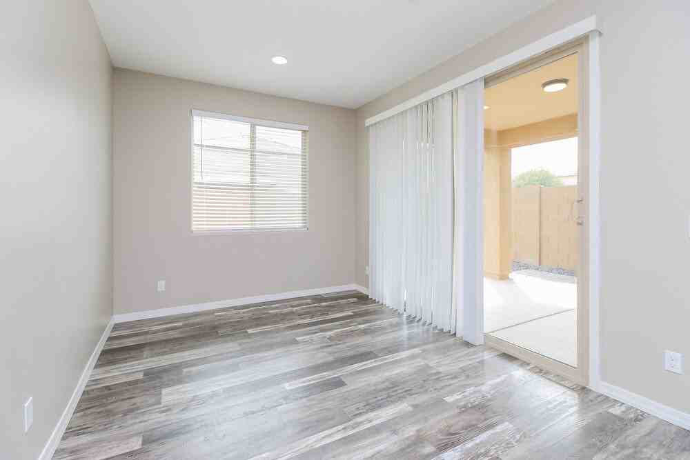 4411 W Kirkland Ave - Photo 6 of 16
