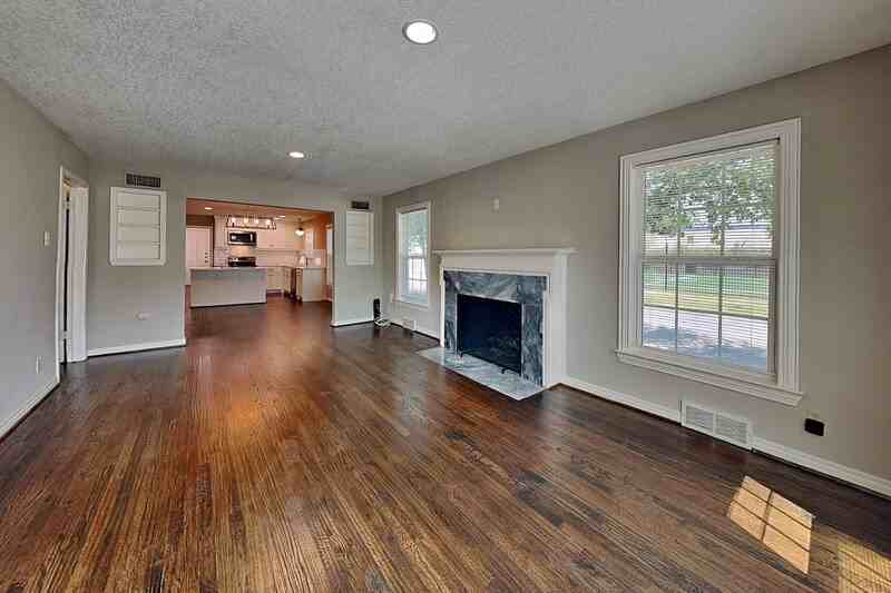 4345 Skillman St - Photo 2 of 16