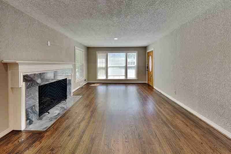 4345 Skillman St - Photo 6 of 16