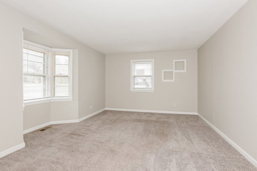 765 Boone St - Photo 5 of 25