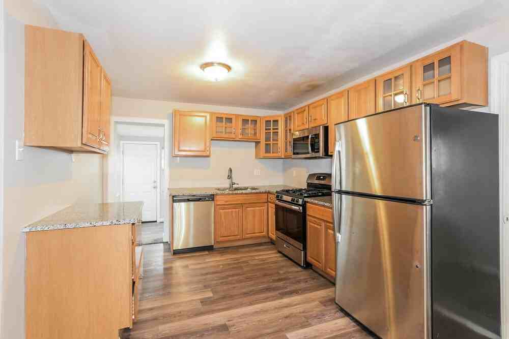 765 Boone St - Photo 7 of 25