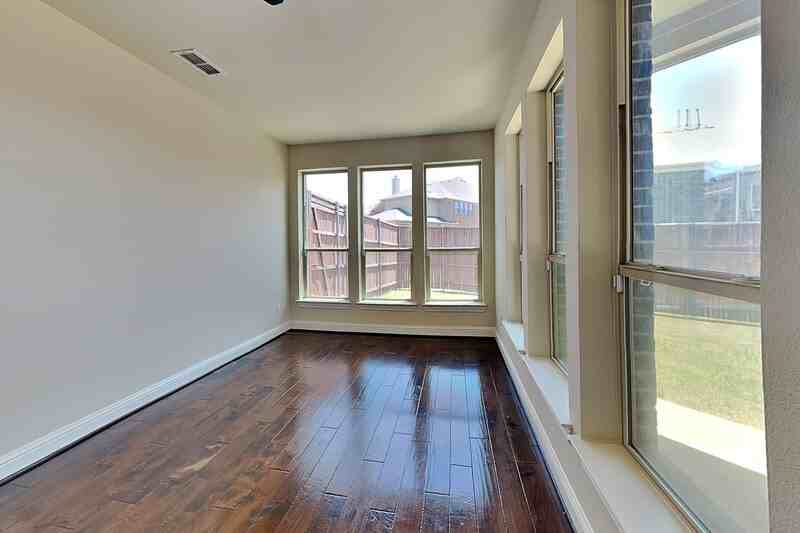 3006 Knightsbridge Ln - Photo 3 of 24
