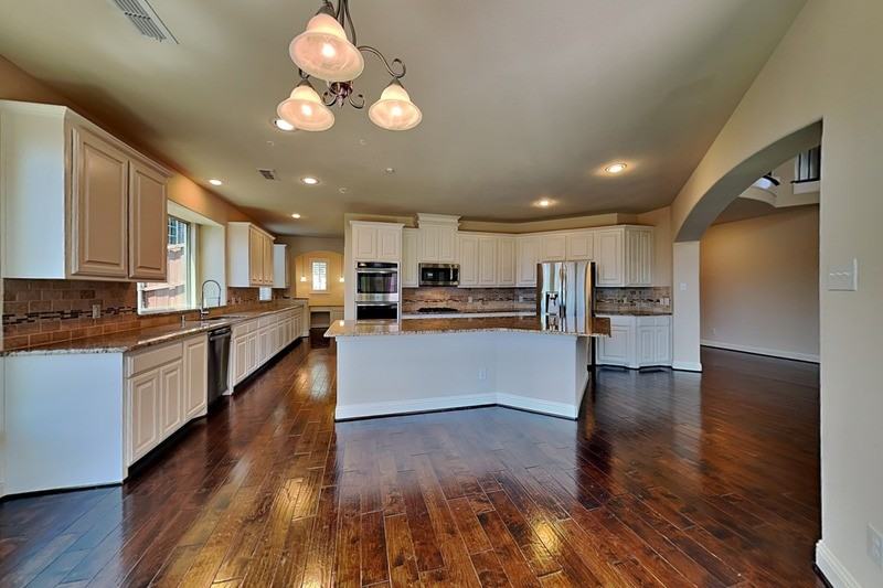 3006 Knightsbridge Ln - Photo 4 of 24