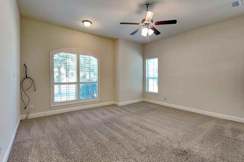 3006 Knightsbridge Ln - Photo 6 of 24
