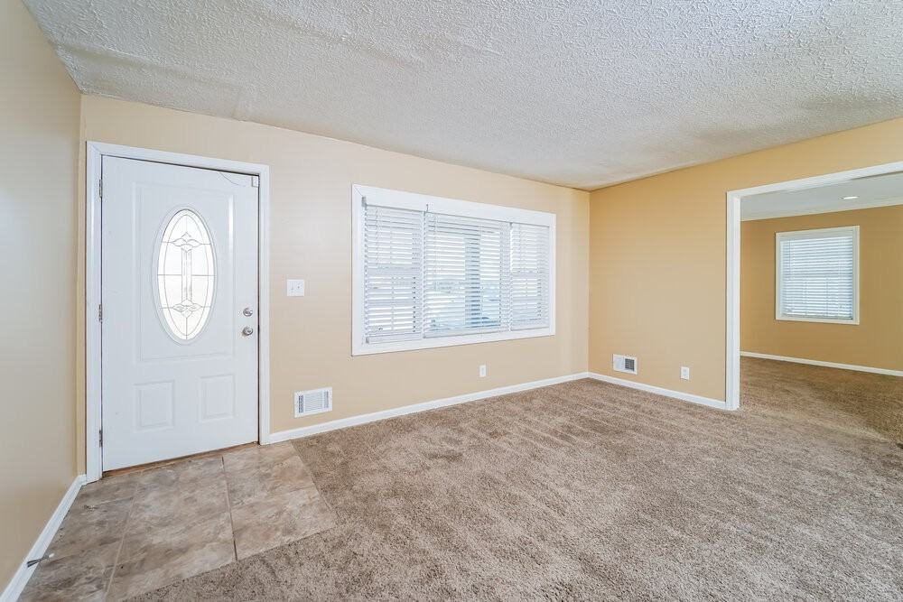 6506 Missionary Ridge Dr - Photo 3 of 24