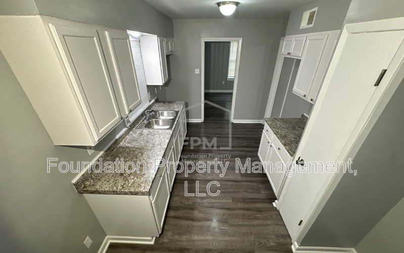 1617 Haywood Ave - Photo 3 of 18