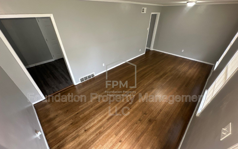 1617 Haywood Ave - Photo 6 of 18