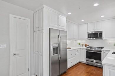 378 Redondo Terrace - Photo 2 of 4