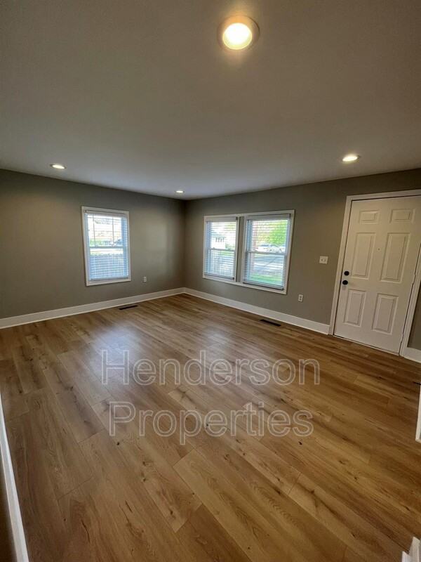2001 Plaza Ave - Photo 4 of 10