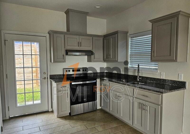 5600 Nightingale Ave #3 - Photo 4 of 25