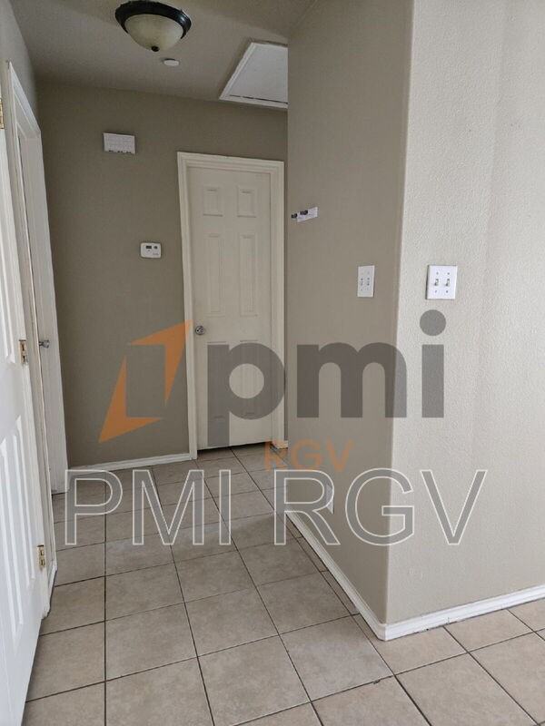 2904 N 32nd St #1 - Photo 3 of 10