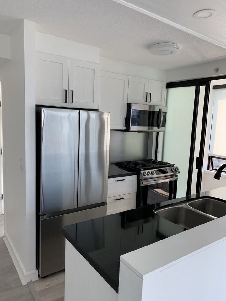Burrard St & Burnaby St #1404 - Photo 4 of 11