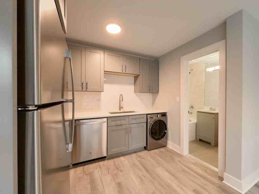 373 Hazel Ave #1D - Photo 3 of 21
