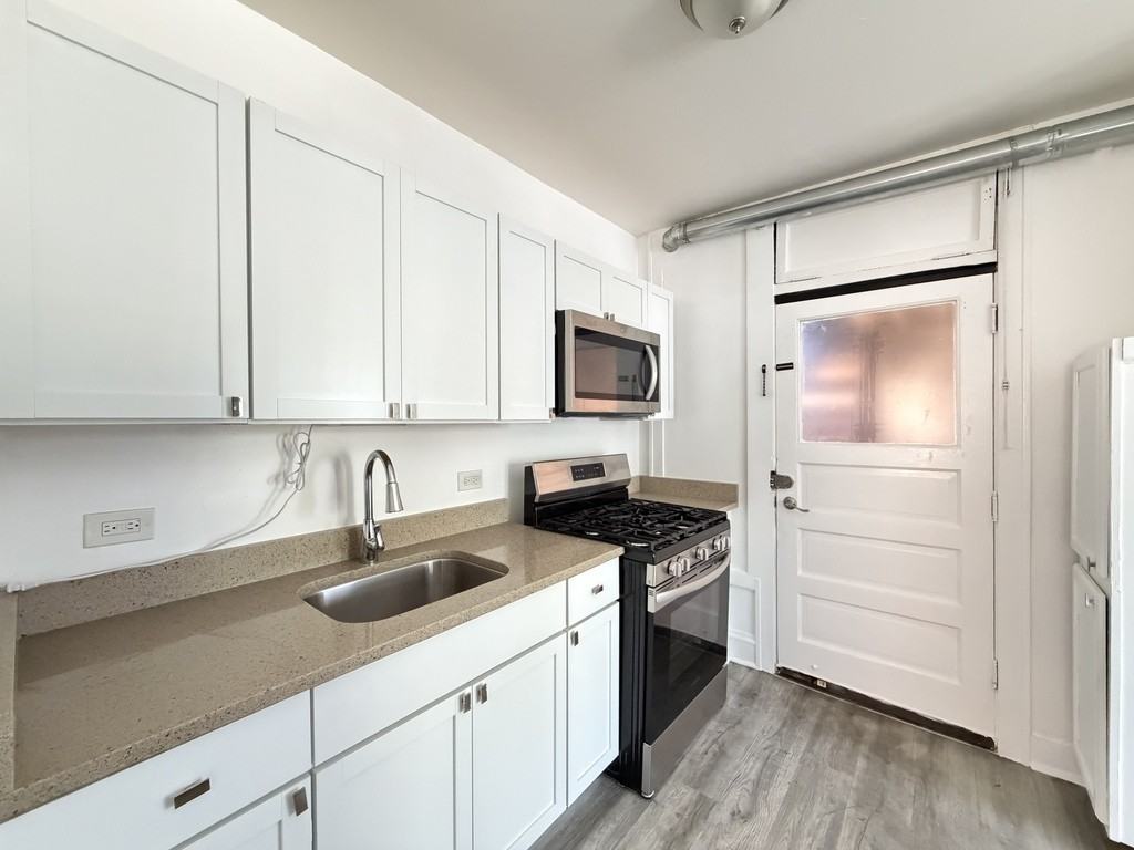 1605 N Mcvicker Ave #1 - Photo 3 of 21