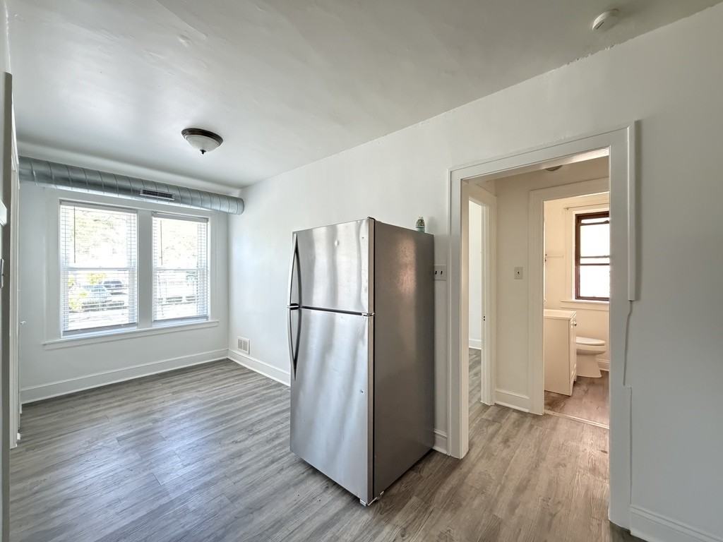 1605 N Mcvicker Ave #1 - Photo 5 of 21