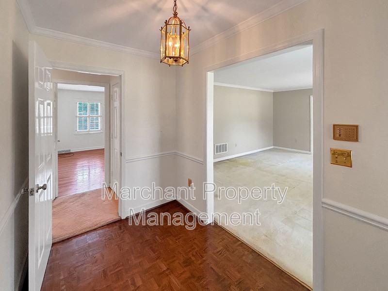 512 Devenger Rd - Photo 3 of 23