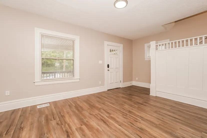 586 Johnston Court - Photo 4 of 8