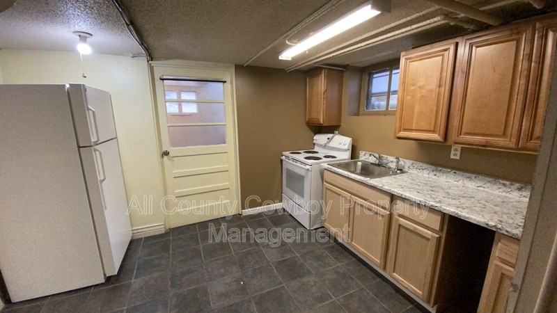 170 1/2 N 8th St - Photo 6 of 12