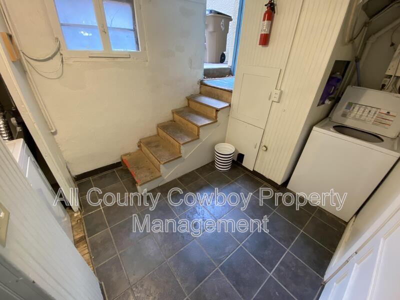170 1/2 N 8th St - Photo 7 of 12