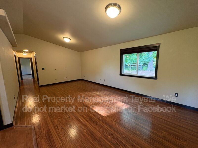 418 Jeff St - Photo 2 of 25