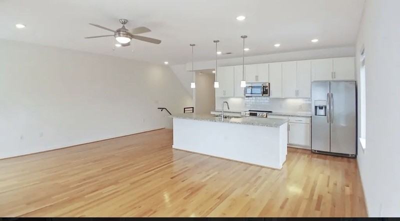 1219 Bainbridge St #B - Photo 4 of 12