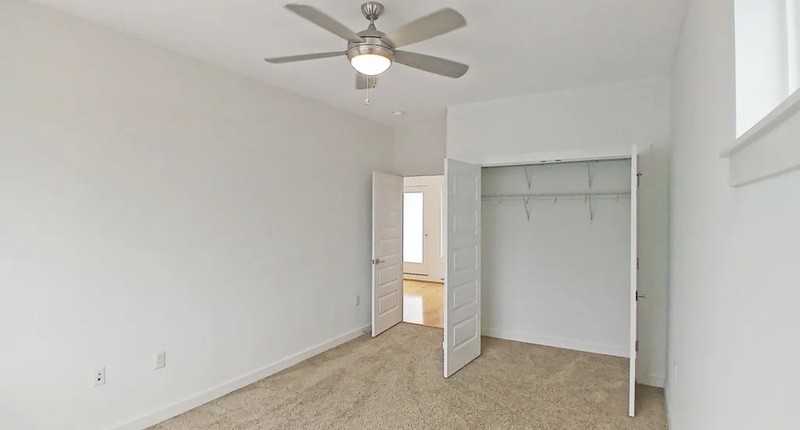 1219 Bainbridge St #B - Photo 5 of 12