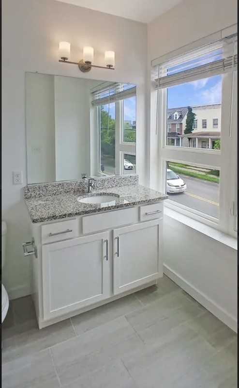 1219 Bainbridge St #B - Photo 7 of 12