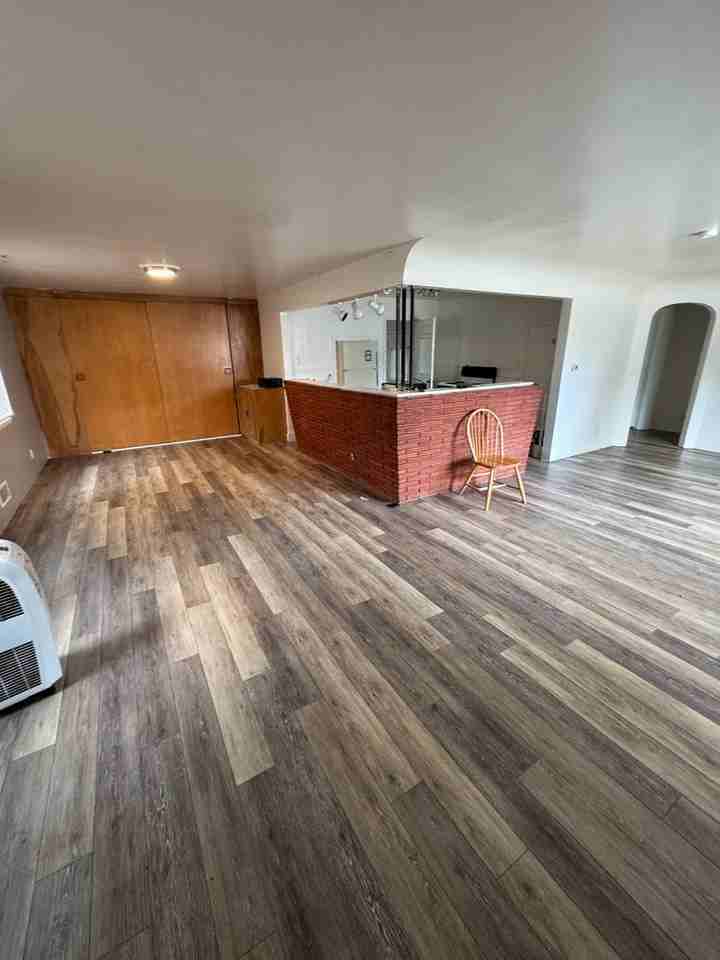 912 22nd St - Photo 2 of 15