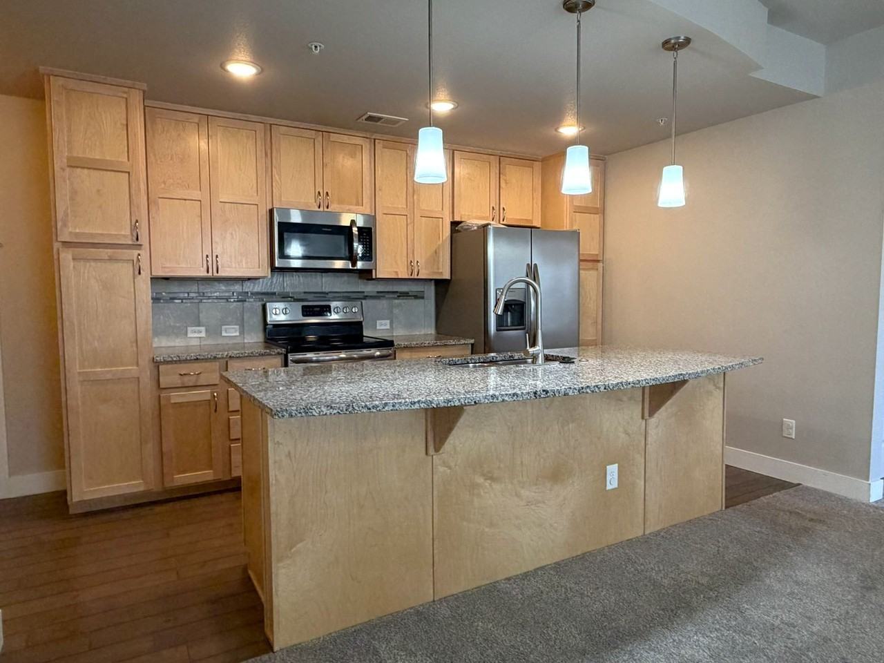 4642 Hahns Peak Dr - Photo 5 of 17