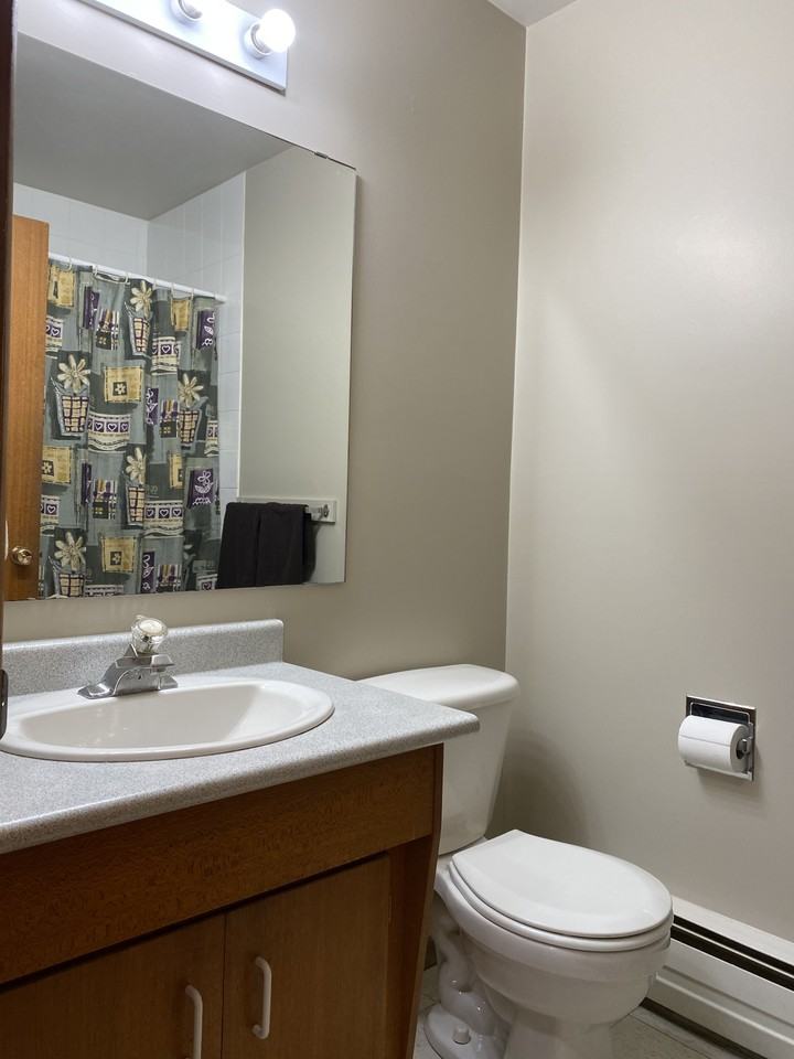 1027 Northmount Drive Northwest - Photo 5 of 6
