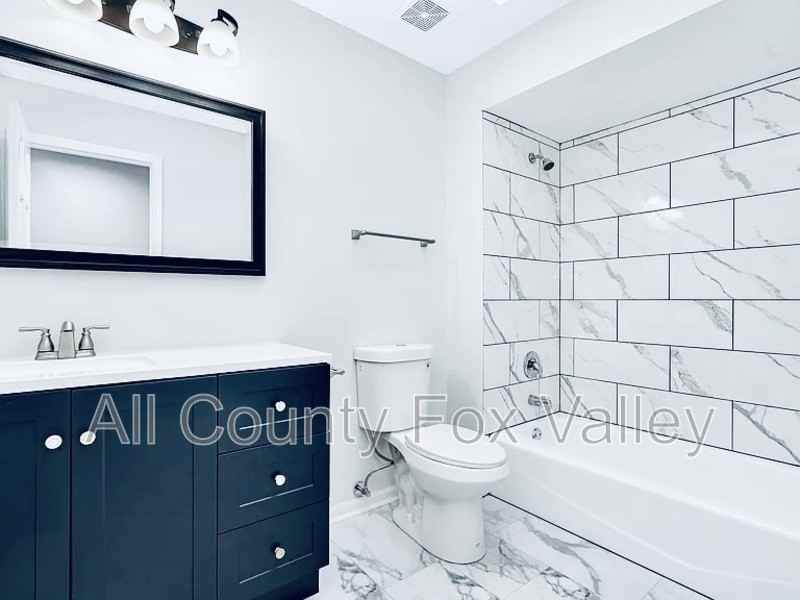 9224 S Turner Ave - Photo 6 of 36