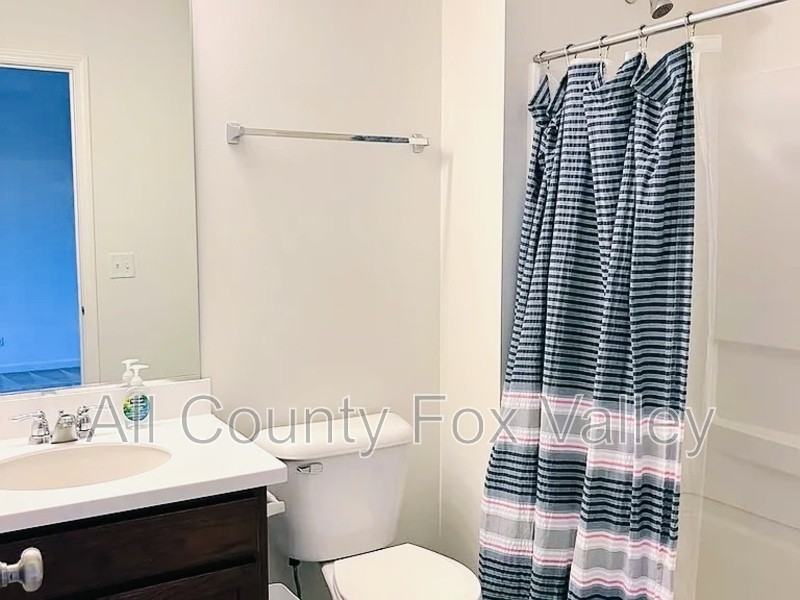 434 Town Center Blvd - Photo 4 of 11