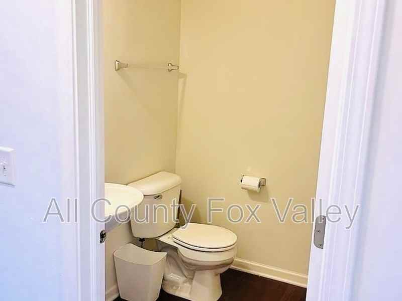 434 Town Center Blvd - Photo 7 of 11