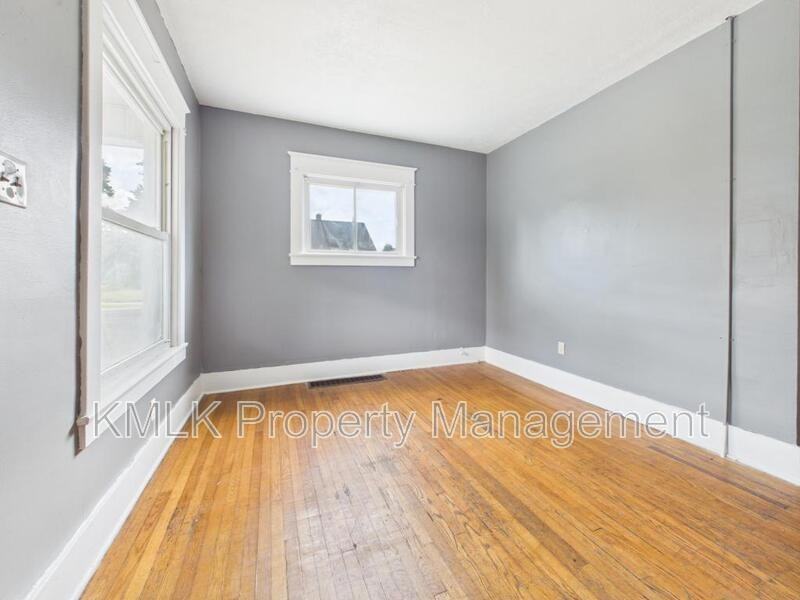 51 Prospect St - Photo 3 of 32